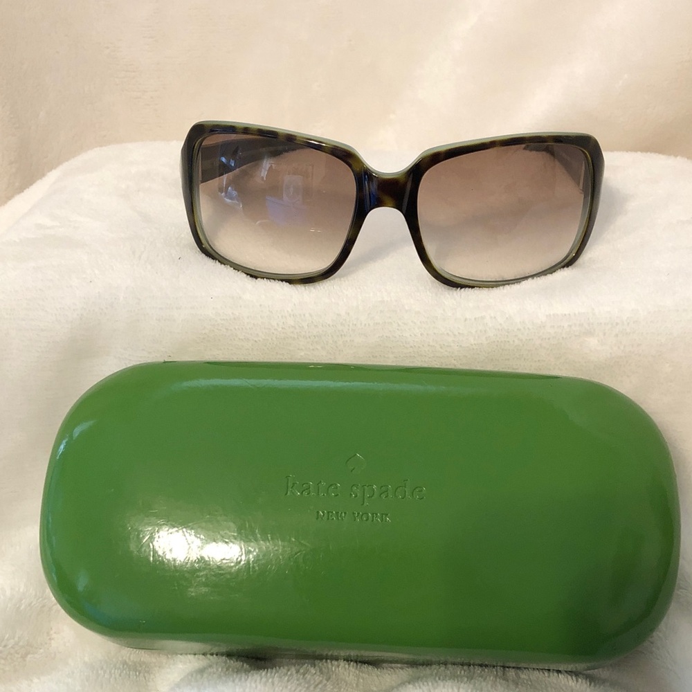 kate spade tortoiseshell oversized square sunglasses with brown gradient lenses - Picture 9 of 10
